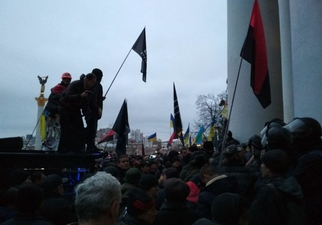 Провокатори влаштували імітацію захоплення Жовтневого палацу, щоб дискредитувати мирну акцію — Дерев'янко (ВІДЕО)