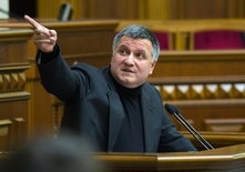 Дерев’янко вимагає звіту Авакова в парламенті щодо перешкоджання мирній акції на Майдані (ВІДЕО)