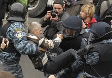 Нардеп пропонує ввести кримінальну відповідальність за свавілля силовиків