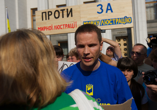 Порошенка переконують ветувати люстраційний закон "Про очищення влади” — Юрій Дерев'янко