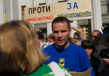 Порошенка переконують ветувати люстраційний закон "Про очищення влади” — Юрій Дерев'янко